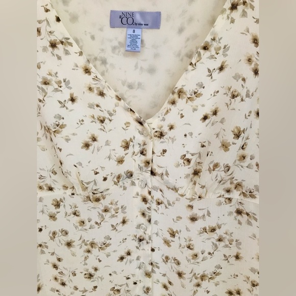 NWOT Nine & Co. Floral Button-Up Sheer Top With Bell Sleeves. Size 8 - Picture 2 of 6